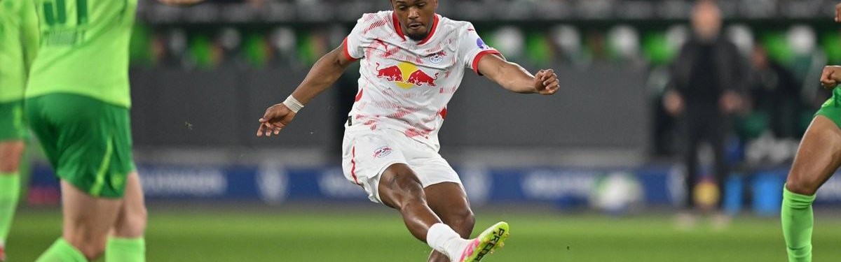 记者：因雅克松交易存疑，拜仁在考虑租借莱比锡前锋奥蓬达