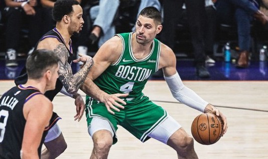 巩固东部第二！绿军逆转大胜太阳 怀特22+8+8格林18中5