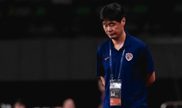 安全体育平台-泰山队紧急换帅，三大潜在人选，一人呼声最高，另一人最具冲冠潜力|韩天宇|韩鹏|李霄鹏|山东泰山|陈泽仕_新浪体育_新浪新闻