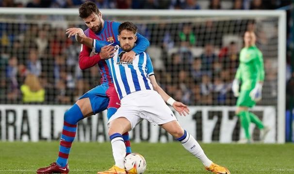 开云app安全-巴萨后卫全伤险丢胜局，稳住敏感西超席位