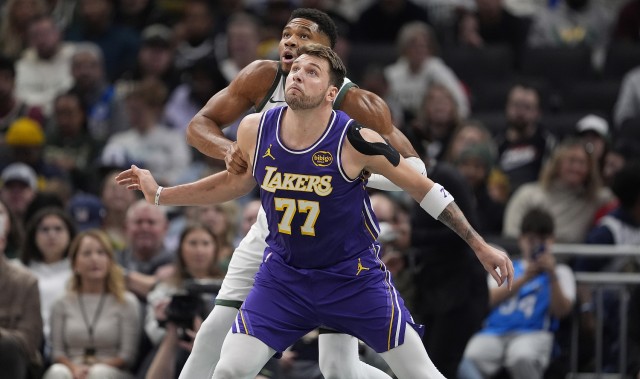 东西部票王大战！ESPN预测明天胜率：湖人56.9% 雄鹿43.1%