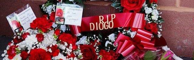 开云体育安卓下载-若塔因肺部手术无法乘机，本欲乘轮渡返回利物浦？